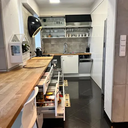 Blue House Lubon- Doskonala Komunikacja Z A2 I Poznaniem
